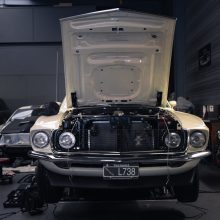 garage ford mustang